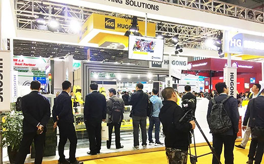 上海东方传媒第一财经拍摄QG刮刮乐意大利CEA展位