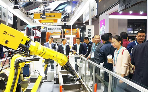 第二届进博会QG刮刮乐意大利CEA展位机器人系统受到极大关注