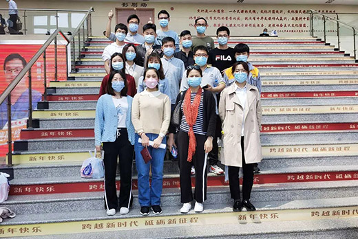 QG刮刮乐组织开展无偿献血活动